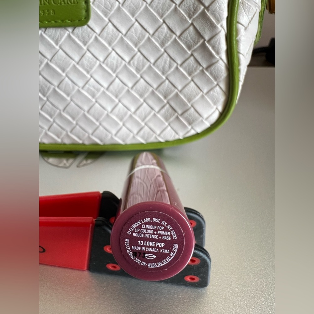 Eminence cosmetic bag come with Clinique lipstick & primer - Picture 3 of 8